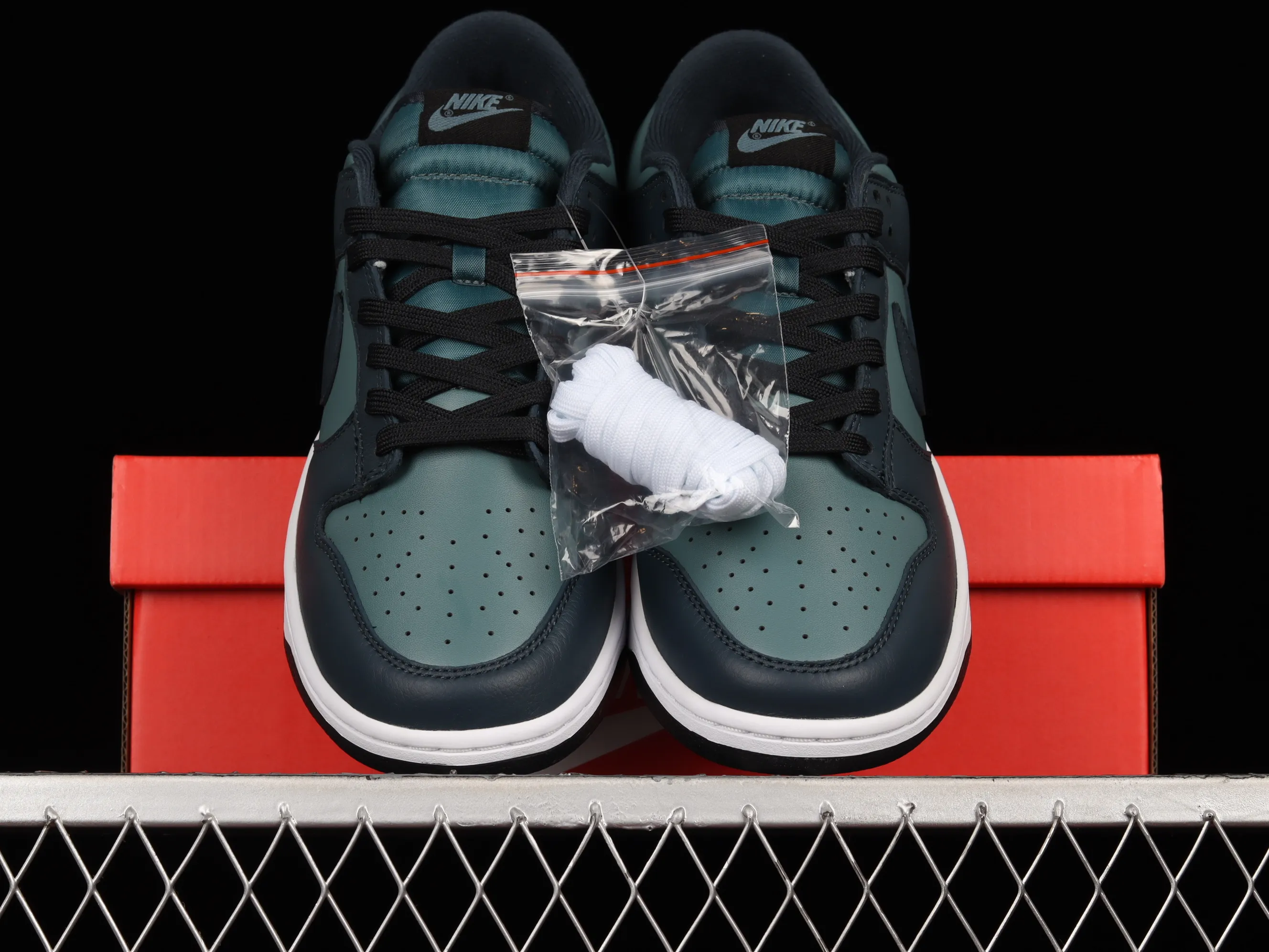 All categories Nk SB Dunk Series Nk SB Dunk Low low-top sneakers #ZG version Nk Dunk Low dark blue dark green SB low-top sports and leisure sneakers DR9705-300